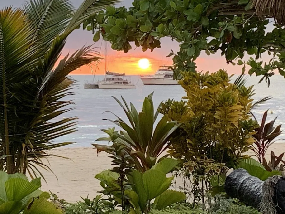 Family Comfort In Jamaica - Enjoy 7 Miles Of White Sand Beach! Villa Negril Jamaïque
